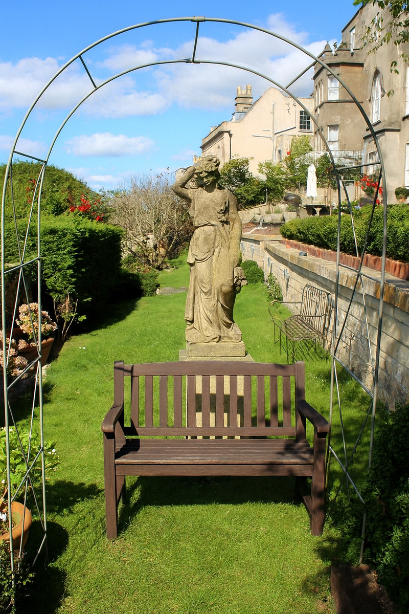 Elegance King Steel Garden Arch 1