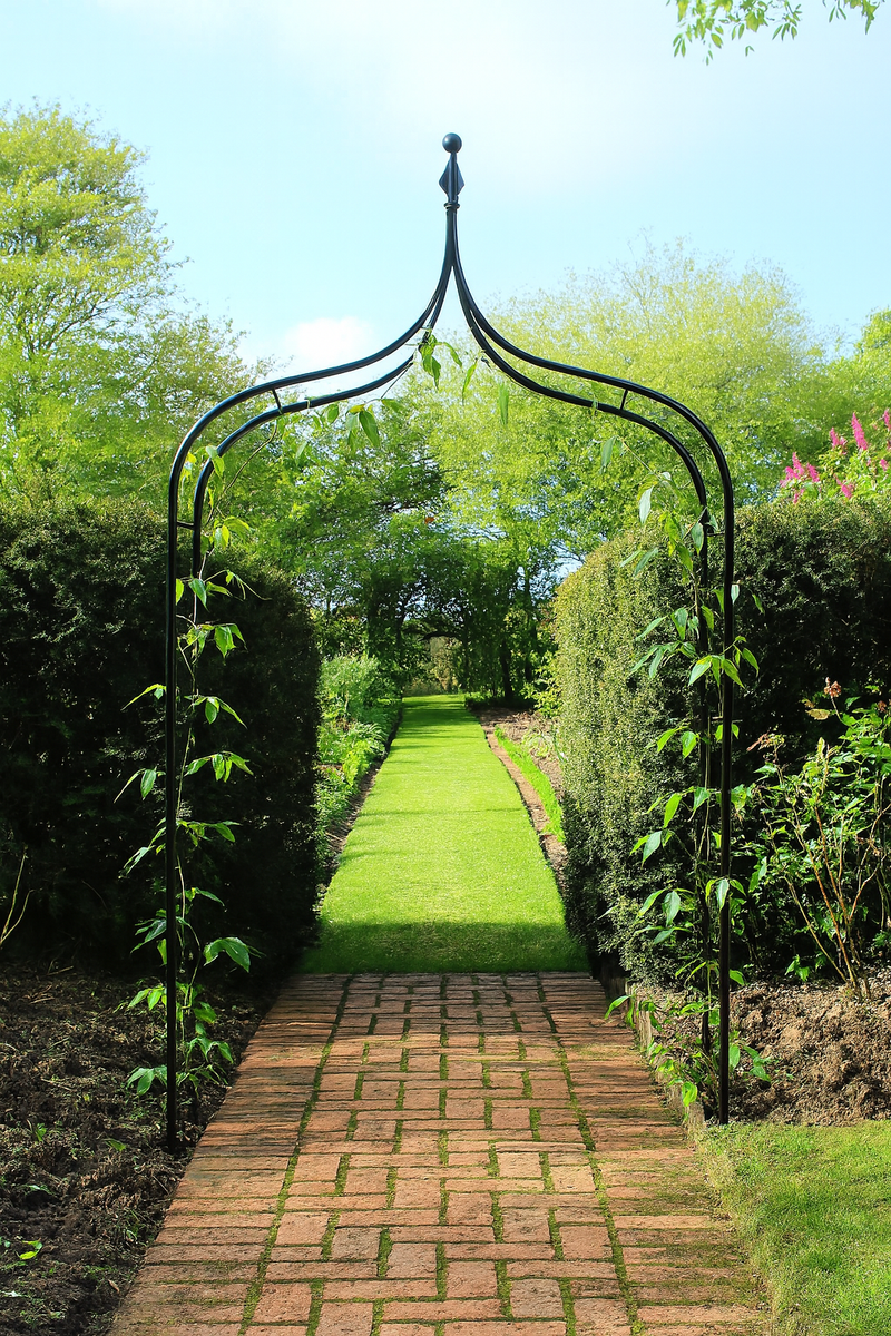 Gothic Gloss Black Steel Garden Arch – 1.8m × 2.7m (Classic Extra) 2