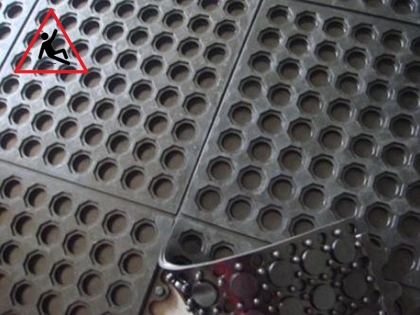 Non Slip Heavy Duty Rubber Link Mats with Drainage Holes - Rubber Co