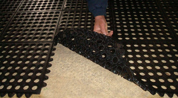 Industrial Mats  with Drainage Holes E